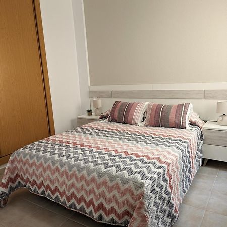 Apartamento Las Palmeras - Con Terraza, Barbacoa, Aire Acondicionado Y A 250M De La Playa! ロス・アルカサレス エクステリア 写真