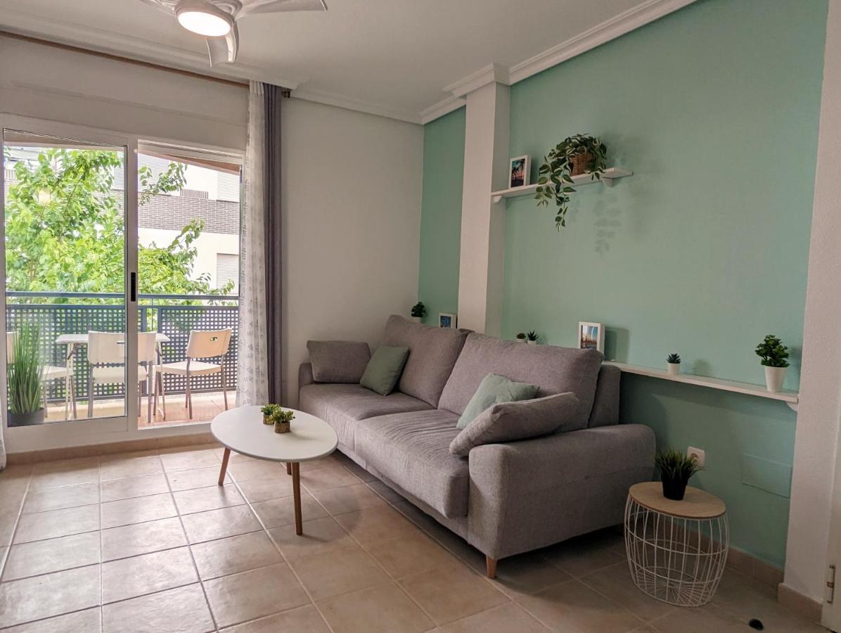 Apartamento Las Palmeras - Con Terraza, Barbacoa, Aire Acondicionado Y A 250M De La Playa! ロス・アルカサレス エクステリア 写真