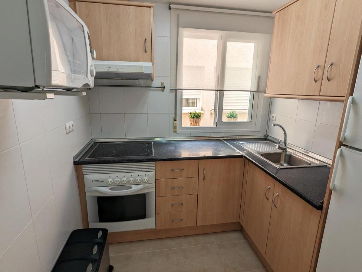 Apartamento Las Palmeras - Con Terraza, Barbacoa, Aire Acondicionado Y A 250M De La Playa! ロス・アルカサレス エクステリア 写真