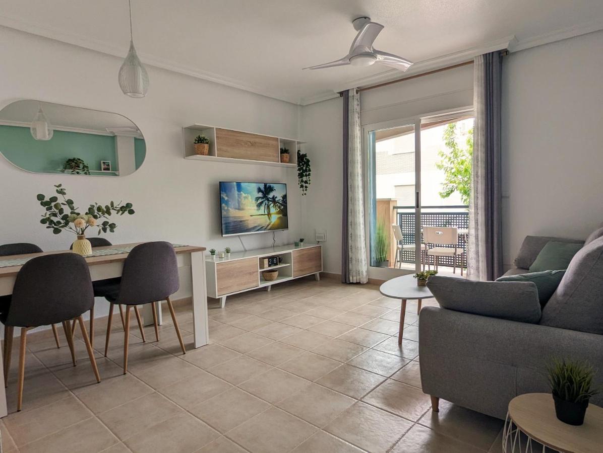 Apartamento Las Palmeras - Con Terraza, Barbacoa, Aire Acondicionado Y A 250M De La Playa! ロス・アルカサレス エクステリア 写真