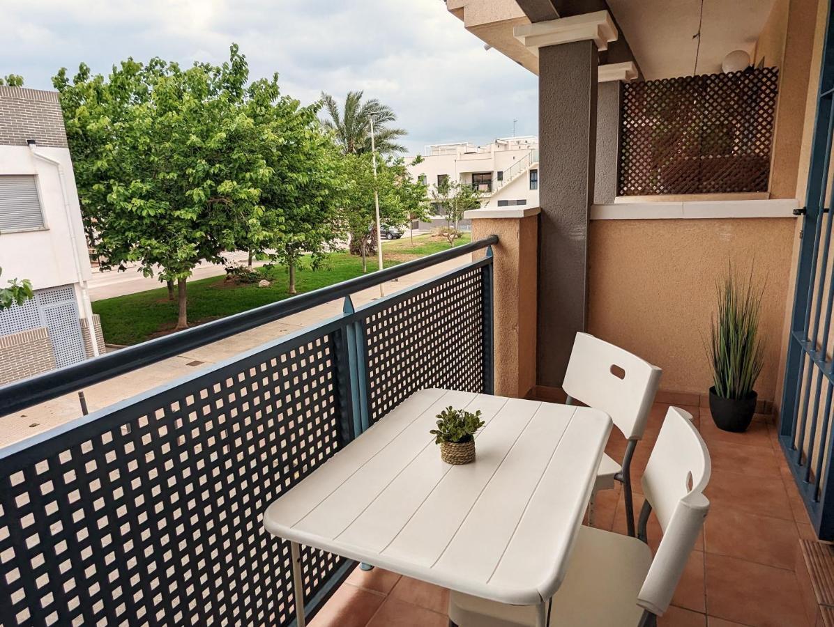Apartamento Las Palmeras - Con Terraza, Barbacoa, Aire Acondicionado Y A 250M De La Playa! ロス・アルカサレス エクステリア 写真