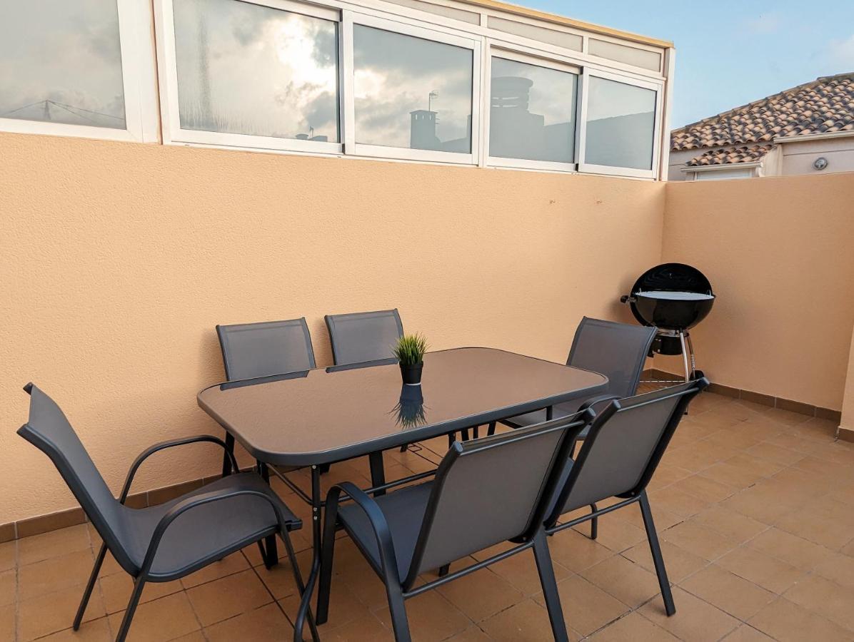 Apartamento Las Palmeras - Con Terraza, Barbacoa, Aire Acondicionado Y A 250M De La Playa! ロス・アルカサレス エクステリア 写真