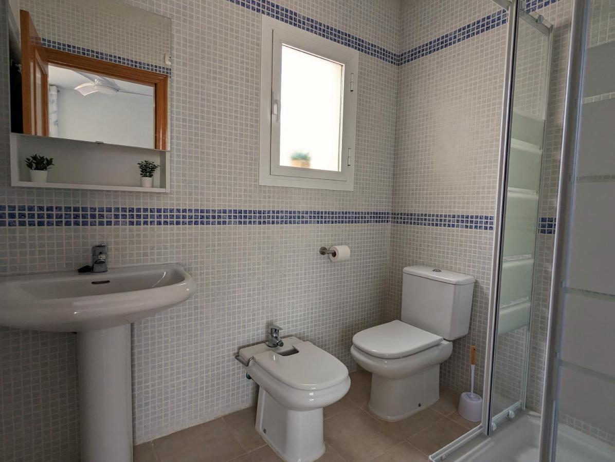 Apartamento Las Palmeras - Con Terraza, Barbacoa, Aire Acondicionado Y A 250M De La Playa! ロス・アルカサレス エクステリア 写真