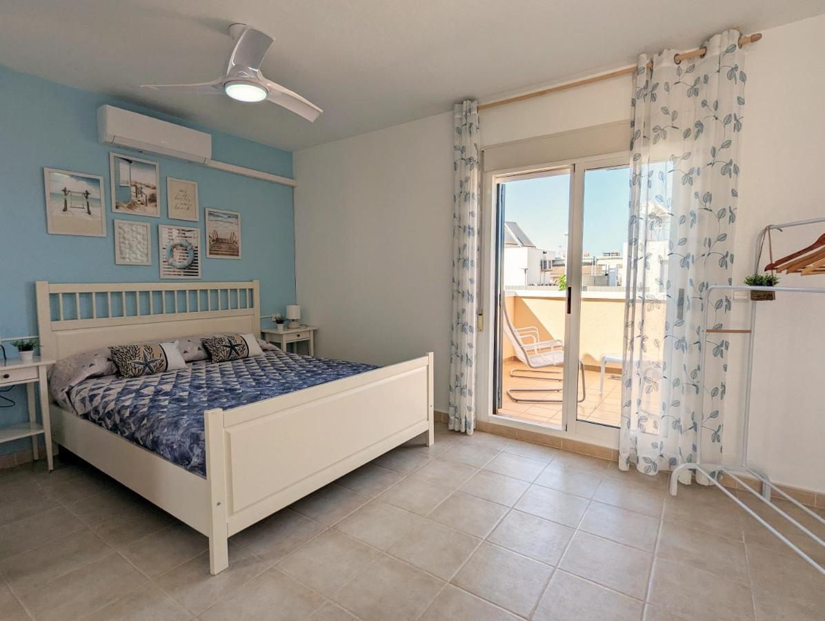 Apartamento Las Palmeras - Con Terraza, Barbacoa, Aire Acondicionado Y A 250M De La Playa! ロス・アルカサレス エクステリア 写真