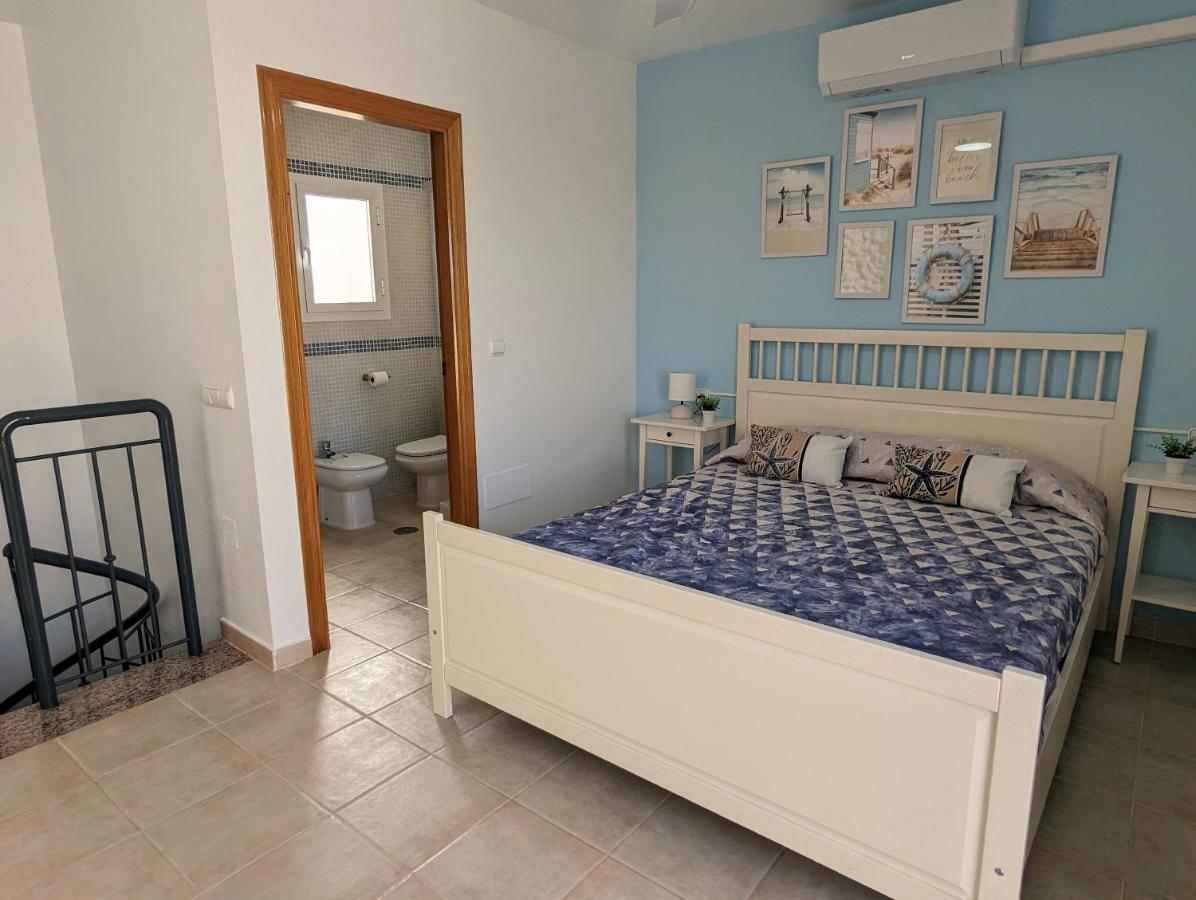 Apartamento Las Palmeras - Con Terraza, Barbacoa, Aire Acondicionado Y A 250M De La Playa! ロス・アルカサレス エクステリア 写真